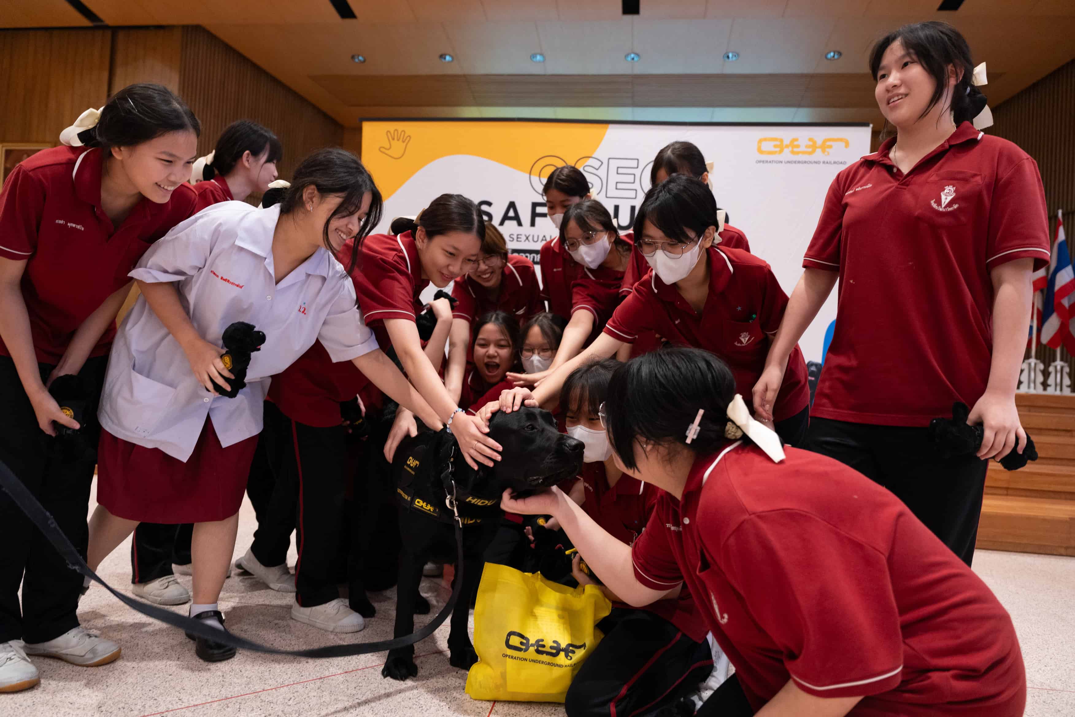 children with Hidu the dog.